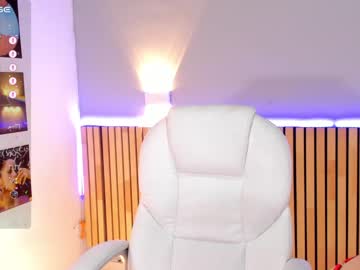 girl
        little_effy18 cam image #4075196