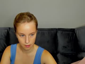 girl
        grace_barton cam image #2139655
