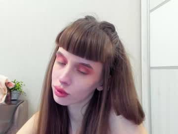 girl
        flowerofsin2001 cam image #1309619