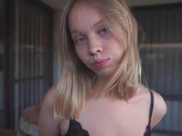girl
        bibi_it_is cam image #762630