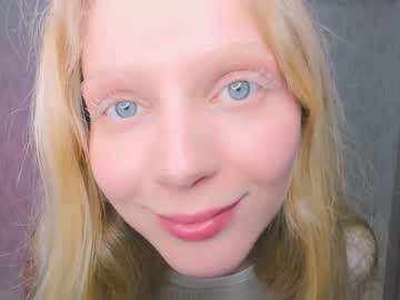girl
        jenny_ames cam image #6072601