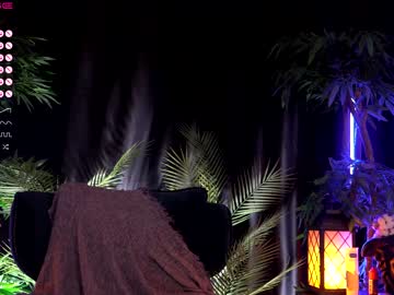girl
        vikifox_ cam image #992103