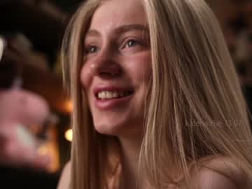 girl
        kateharrise cam image #4583175