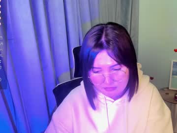 girl
        jennie_berry cam image #5220859
