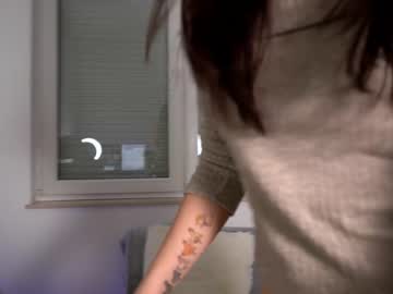 girl
        aria_diaz cam image #3335504