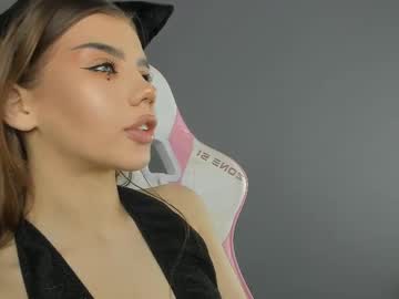 girl
        jenie_fire cam image #6100597