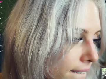 girl
        audreycarvin cam image #4804119