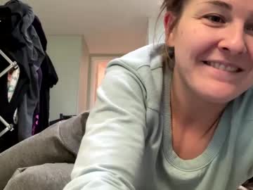 girl
        sweet_truffle cam image #5777243