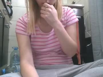 girl
        im_alice18 cam image #6751792