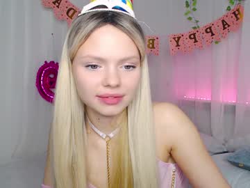 girl
        cutie_kendy cam image #2948748