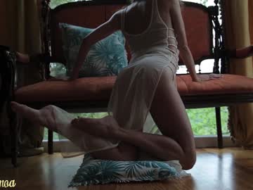 girl
        lettymoa cam image #6676169