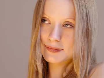 girl
        cute_shine cam image #6012527