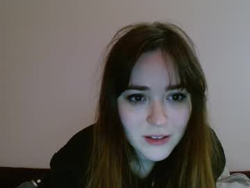 girl
        pillogoddess cam image #5597966