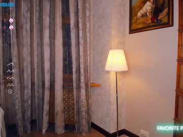 girl
        happiness_call cam image #1540907