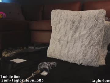 girl
        taylor_love_303 cam image #1797090