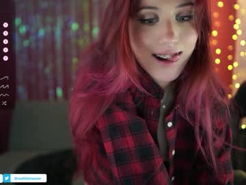 girl
        greeny_mat cam image #4169594