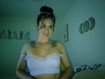 girl
        leia_renae cam image #4753979