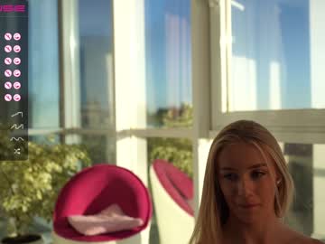 girl
        vika54784 cam image #231155