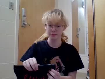 girl
        blonde_katie cam image #2999755
