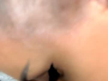 girl
        dee_waters cam image #5055045