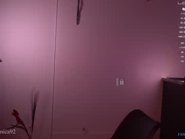 girl
        bronnica cam image #38087