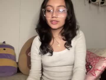 girl
        miaxrain cam image #6815069