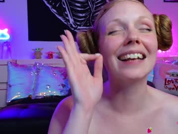 girl
        daphnemadison cam image #6707105