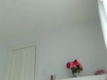girl
        littlegreekflower cam image #6647849