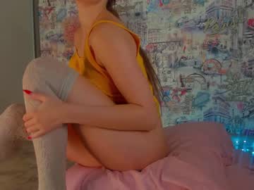 girl
        angelina_new cam image #1802353