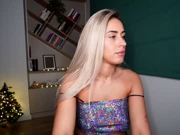girl
        laurabae_ cam image #450908