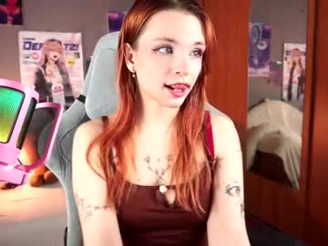 girl
        lindi_meow cam image #6106205