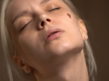 girl
        cassie130505 cam image #3874876
