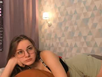 girl
        missskyfall cam image #198530