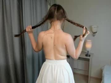 girl
        maxinebickham cam image #6751585