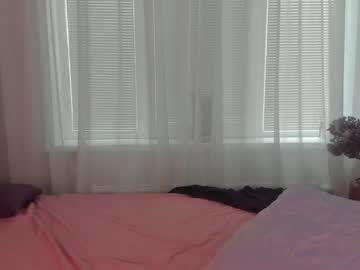 girl
        angelina_new cam image #2060044