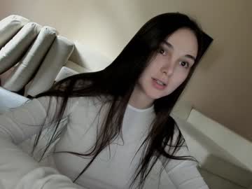 girl
        hollyextra cam image #5037350