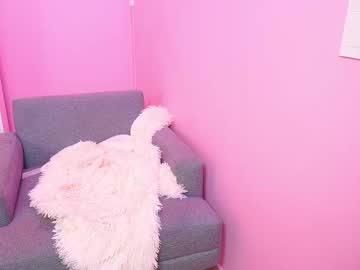 girl
        little_effy18_ cam image #6649111