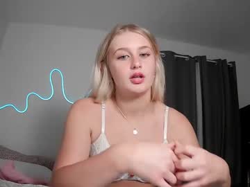 girl
        loveepeytonnn cam image #2756951