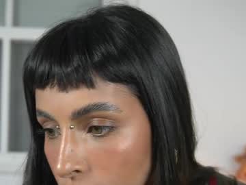 girl
        kaligray10 cam image #6936671