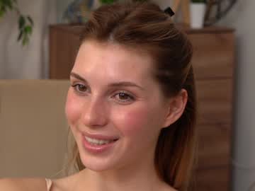 girl
        refined_style cam image #5245810