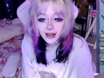 girl
        lollyshy__ cam image #5033566