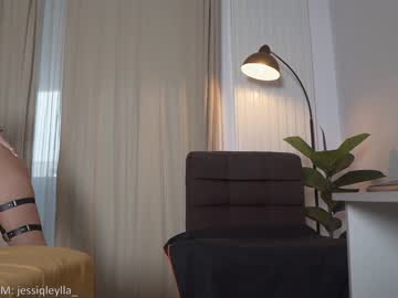 girl
        queen_leylla cam image #467385