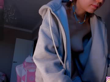 couple
        bzzzme cam image #4160682