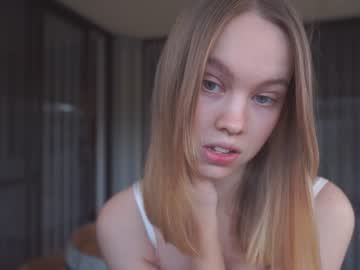 girl
        bibi_it_is cam image #1523701