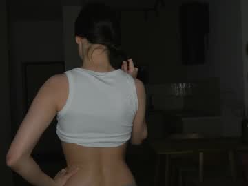 girl
        annylean cam image #6842405
