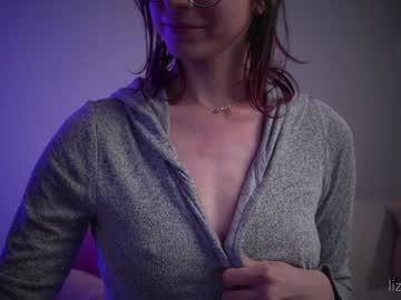 girl
        lizmreow cam image #5909611