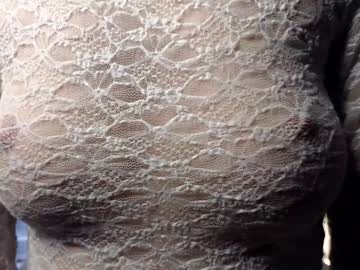 girl
        lauratanguy cam image #5856351