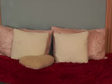 girl
        ashley_ospino cam image #6780730