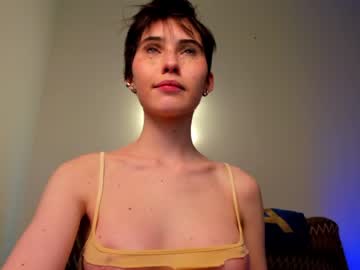 girl
        helenblash cam image #746359