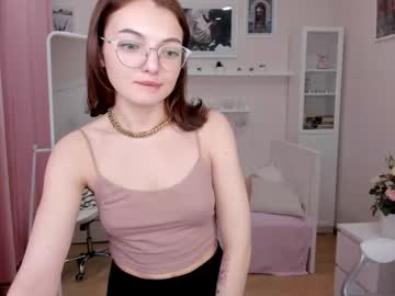 girl
        leksi_elmers cam image #522175